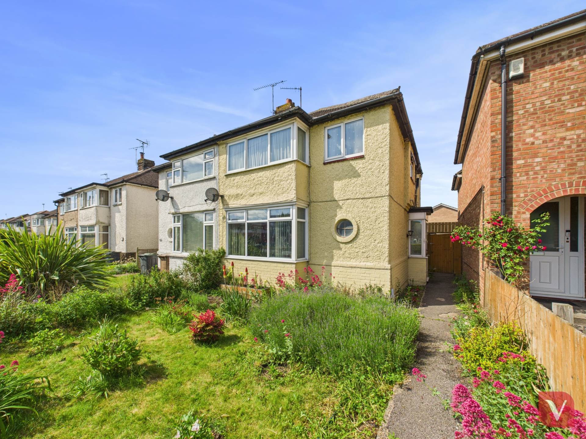 Sundon Park Road, Luton, Image 1