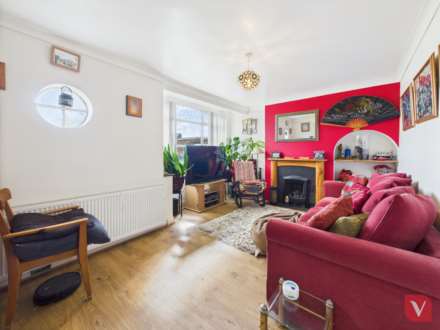 Sundon Park Road, Luton, Image 2