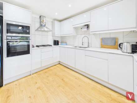 Sundon Park Road, Luton, Image 5