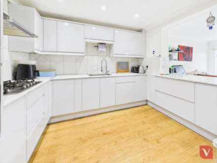 Sundon Park Road, Luton, Image 6