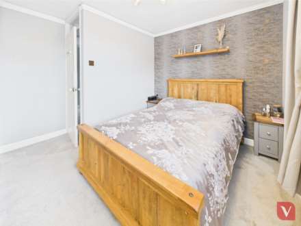 Repton Close, Luton, Image 10