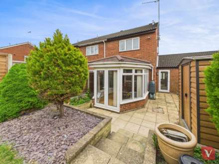 Repton Close, Luton, Image 14