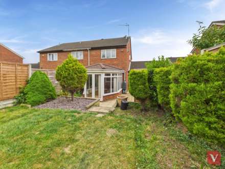Repton Close, Luton, Image 16