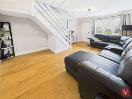 Repton Close, Luton, Image 17
