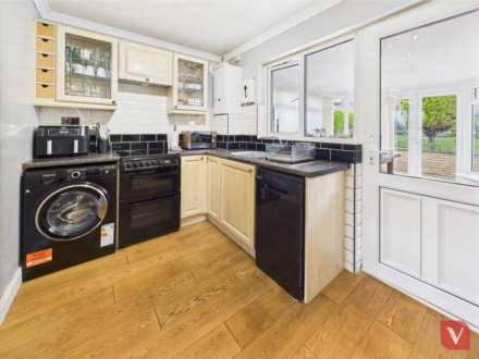 Repton Close, Luton, Image 18