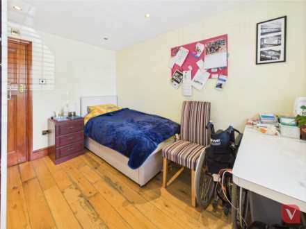 West Hill Road, Luton, Image 10