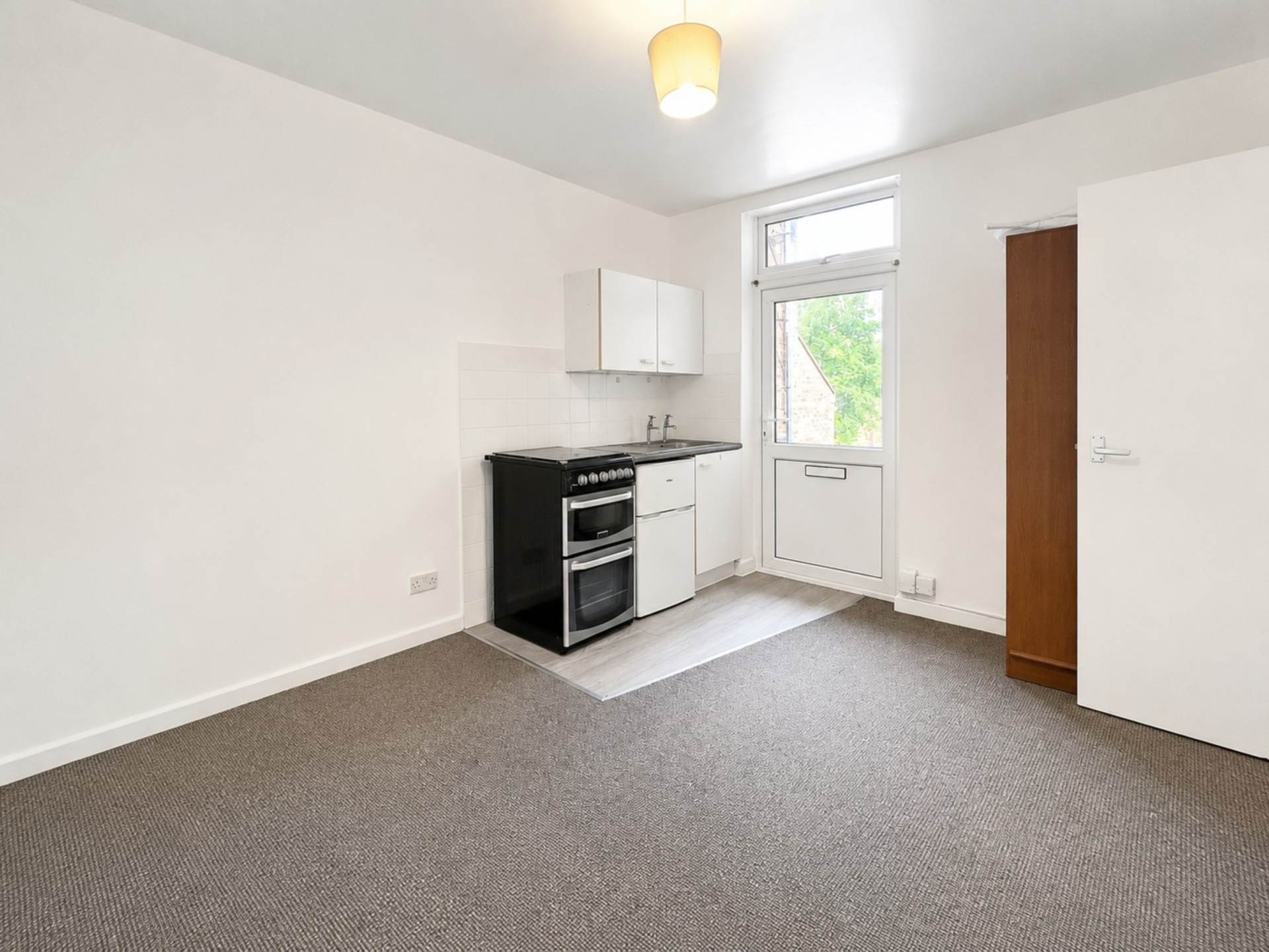 High Town Road, Luton, Image 2