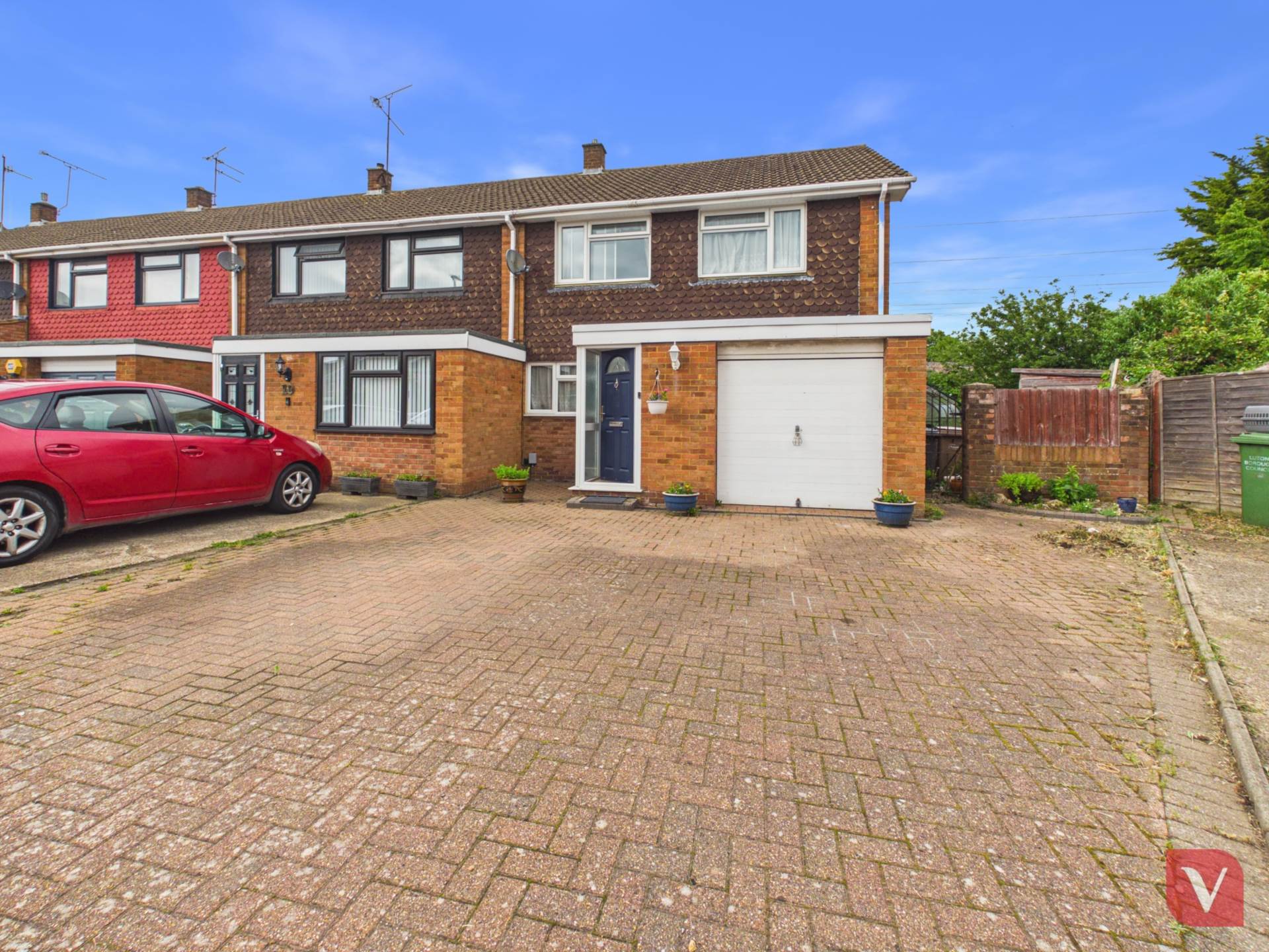 Andover Close, Luton, Image 1