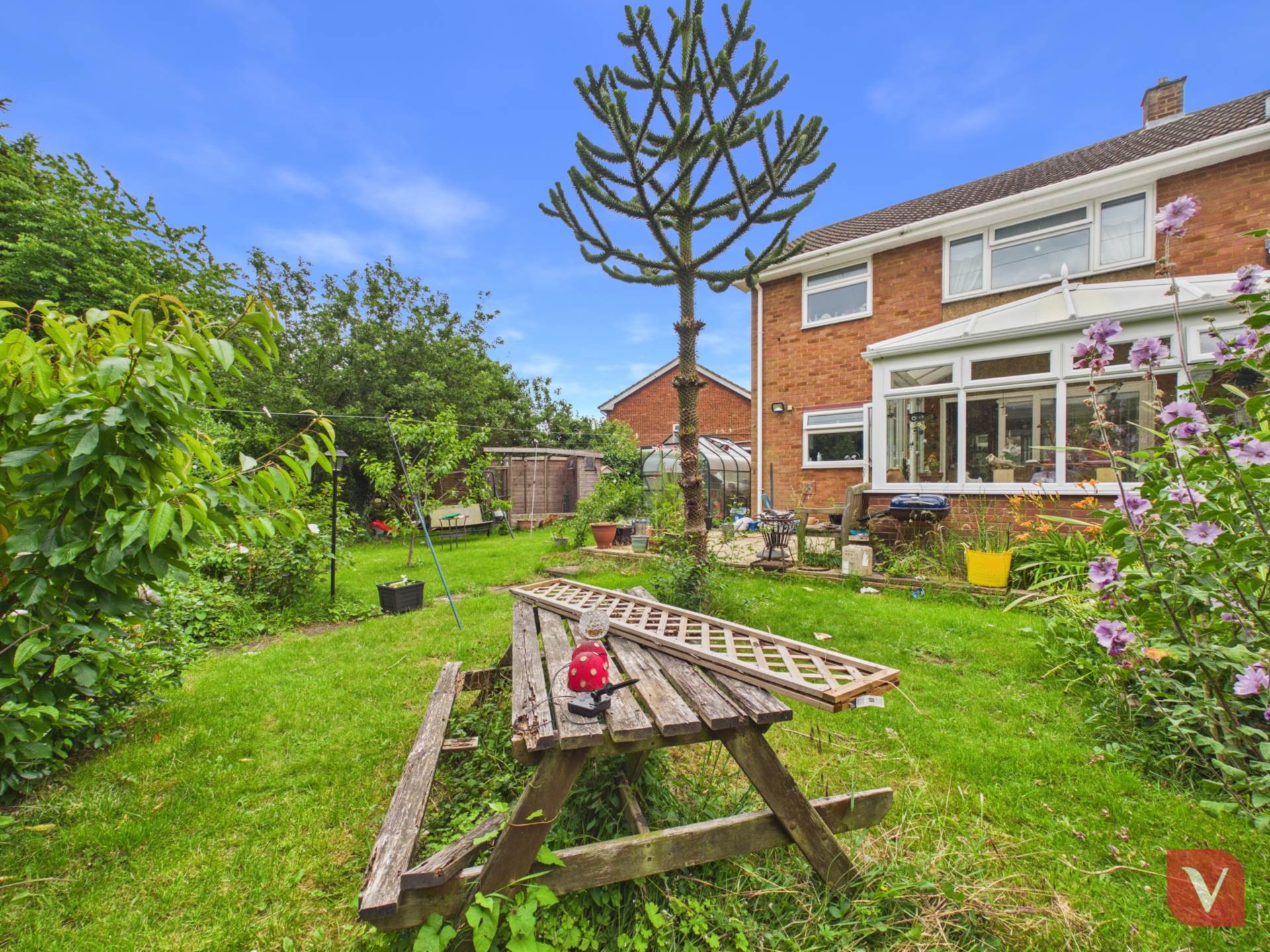 Andover Close, Luton, Image 7