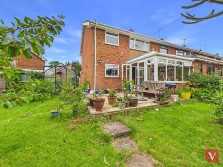 Andover Close, Luton, Image 11