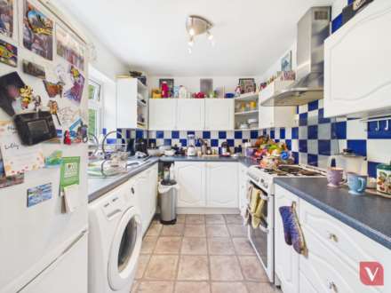 Andover Close, Luton, Image 4