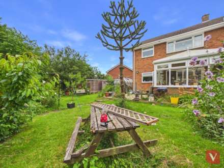 Andover Close, Luton, Image 7