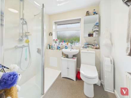 Andover Close, Luton, Image 9