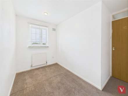 Kestrel Way, Luton, Image 6