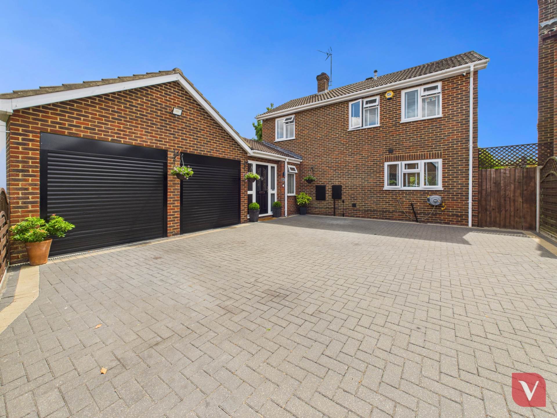 Wyken Close, Luton, Image 1