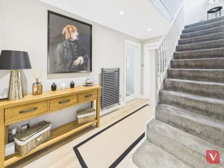Wyken Close, Luton, Image 2