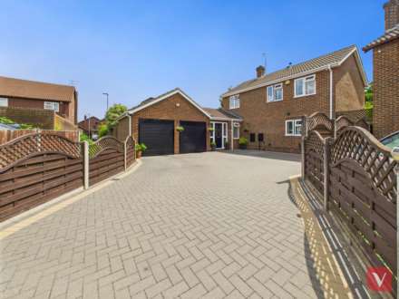 Wyken Close, Luton, Image 27