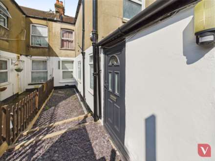 Tennyson Road, Luton, Image 17