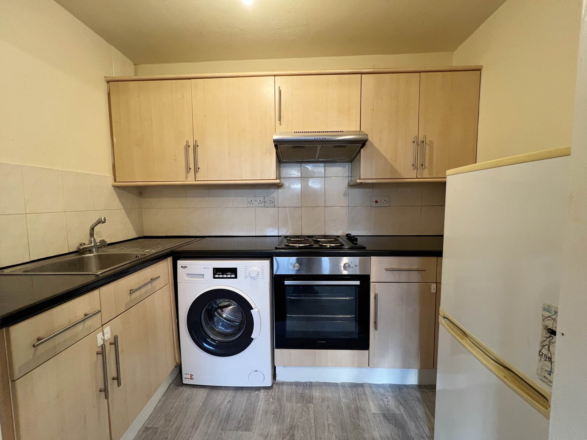 Handcross Road, Luton, Image 7