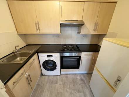 Handcross Road, Luton, Image 4