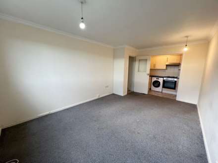 Handcross Road, Luton, Image 5
