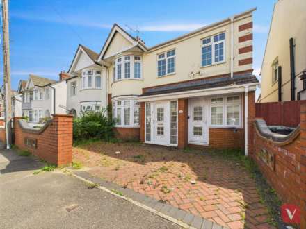 Broad Mead, Luton