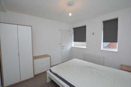 High Street, Rushden, Image 2