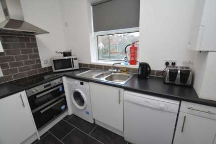 High Street, Rushden, Image 3