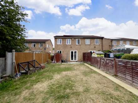 Falstone Green, Luton, Image 15
