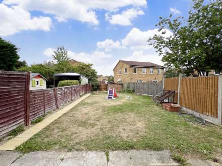 Falstone Green, Luton, Image 16