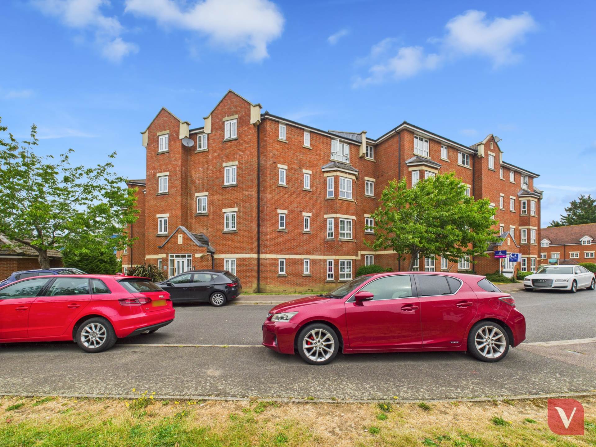 Watling Gardens, Dunstable, Image 1