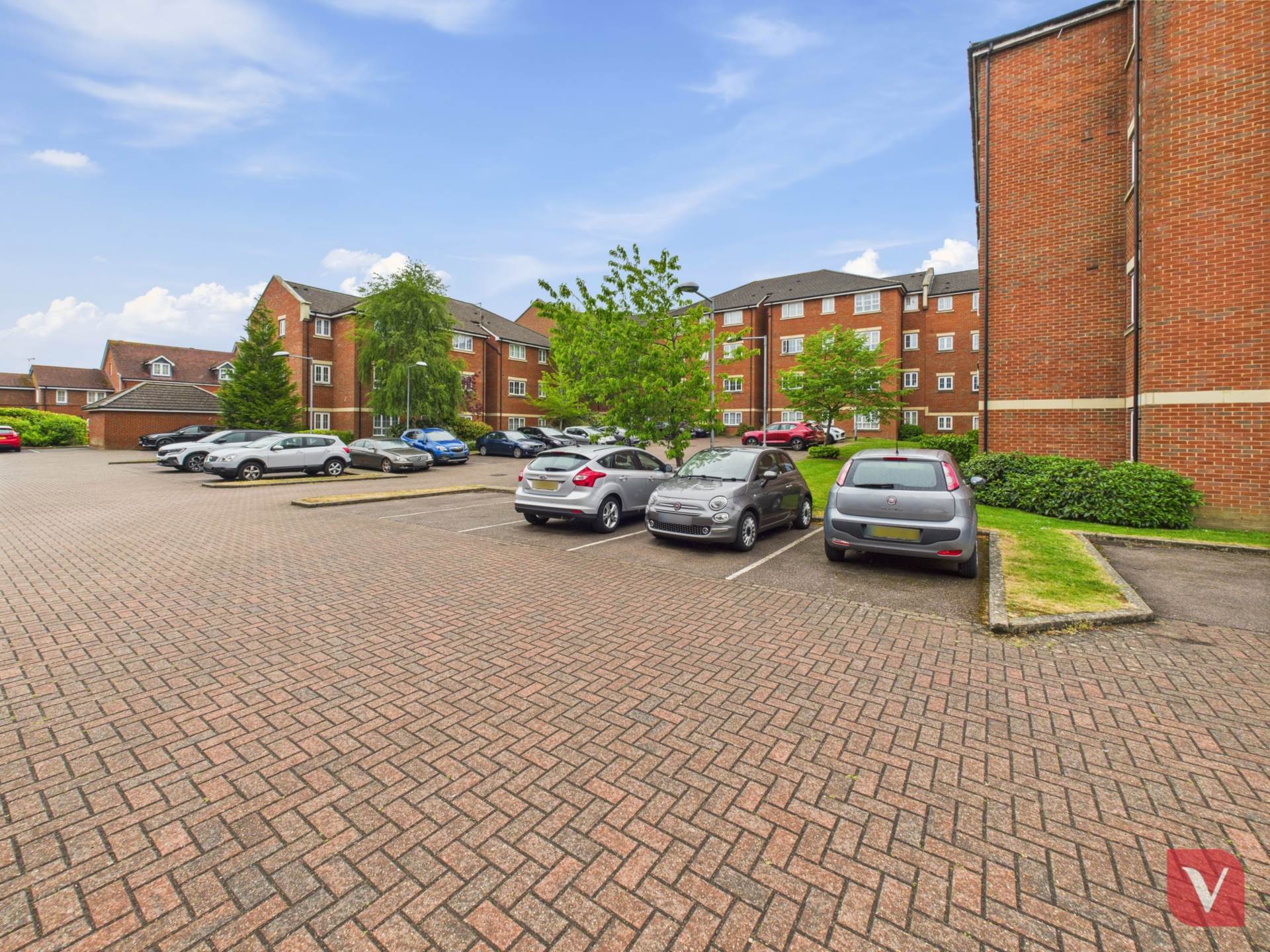 Watling Gardens, Dunstable, Image 19