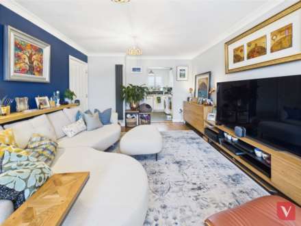 Watling Gardens, Dunstable, Image 15