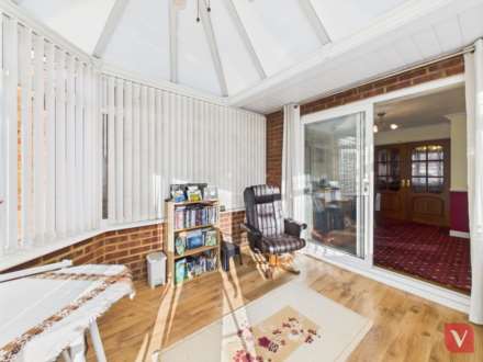 Turnpike Drive, Luton, Image 15