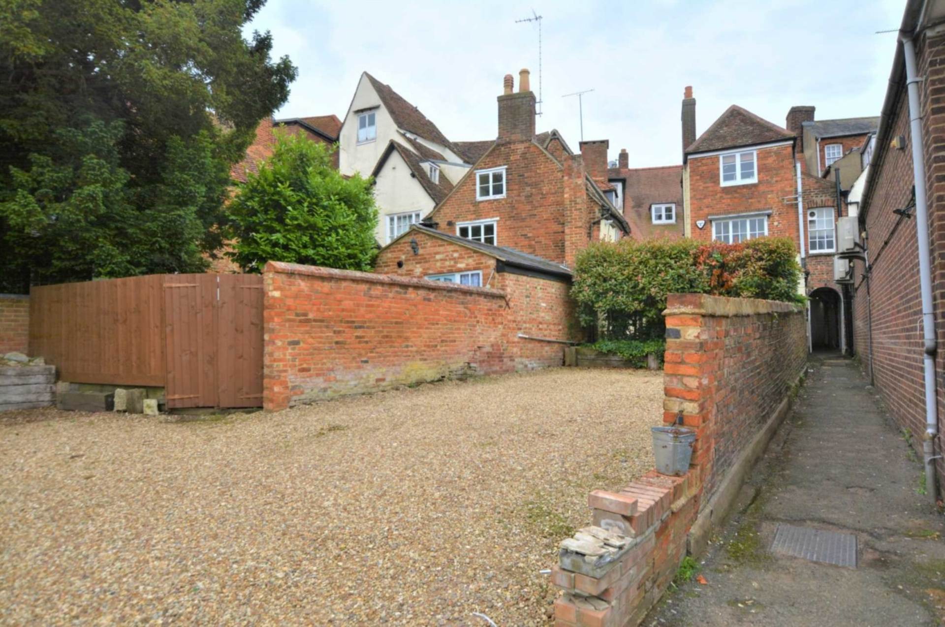 High Street, Newport Pagnell, Image 13