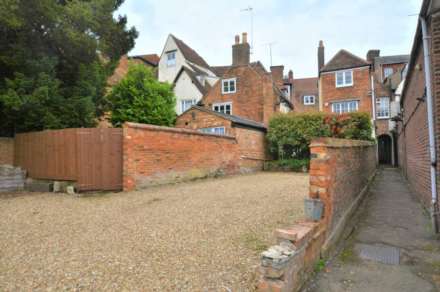 High Street, Newport Pagnell, Image 13