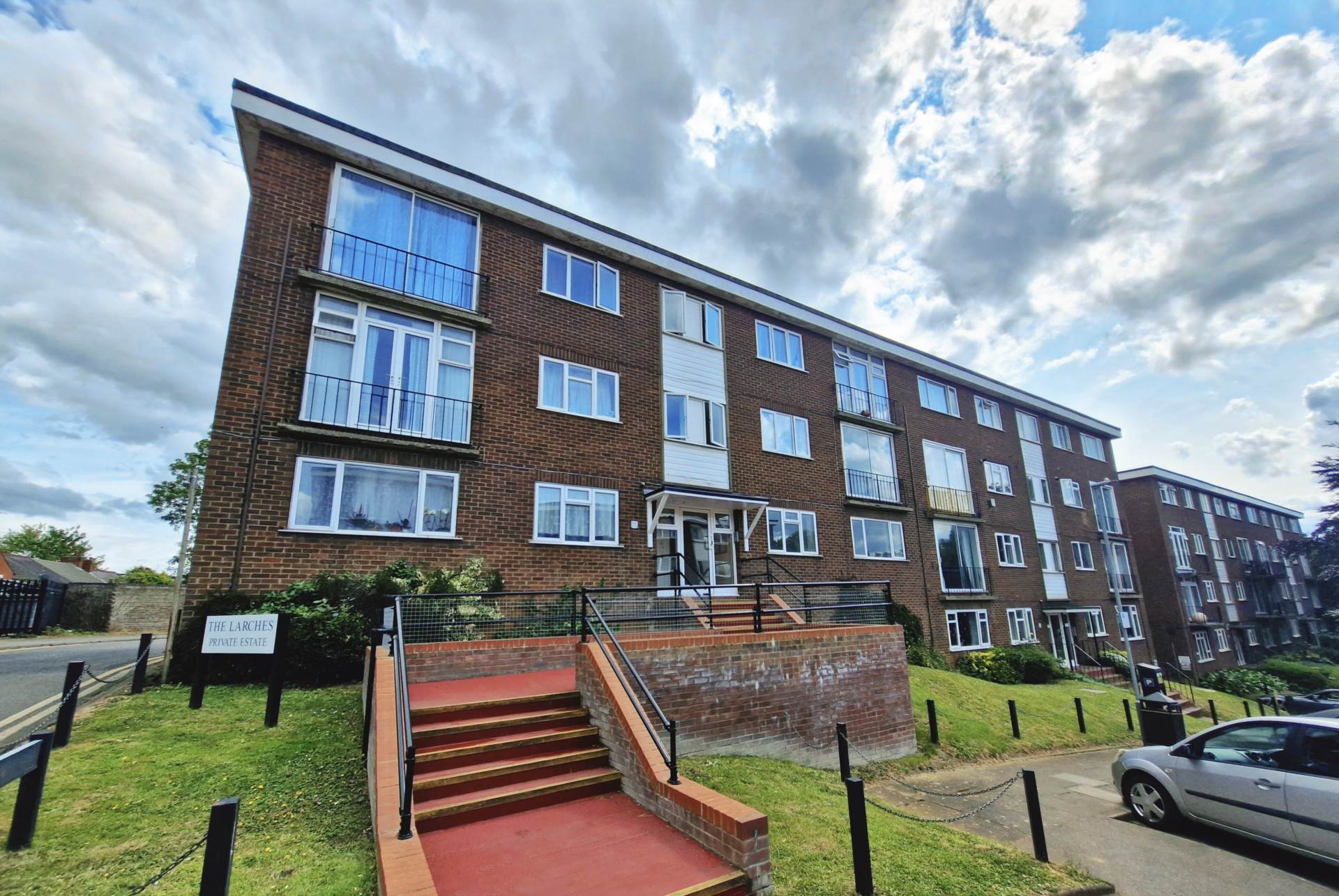 The Larches, Luton, Image 1