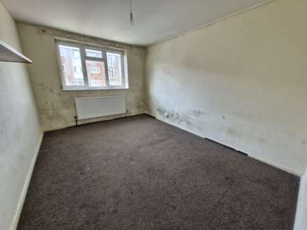 The Larches, Luton, Image 2