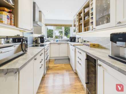 Sundon Park Road, Luton, Image 6