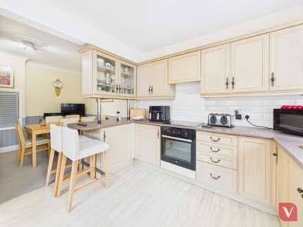 Challney Close, Luton, Image 5