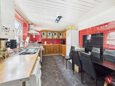 Chatsworth Road, Luton, Image 4