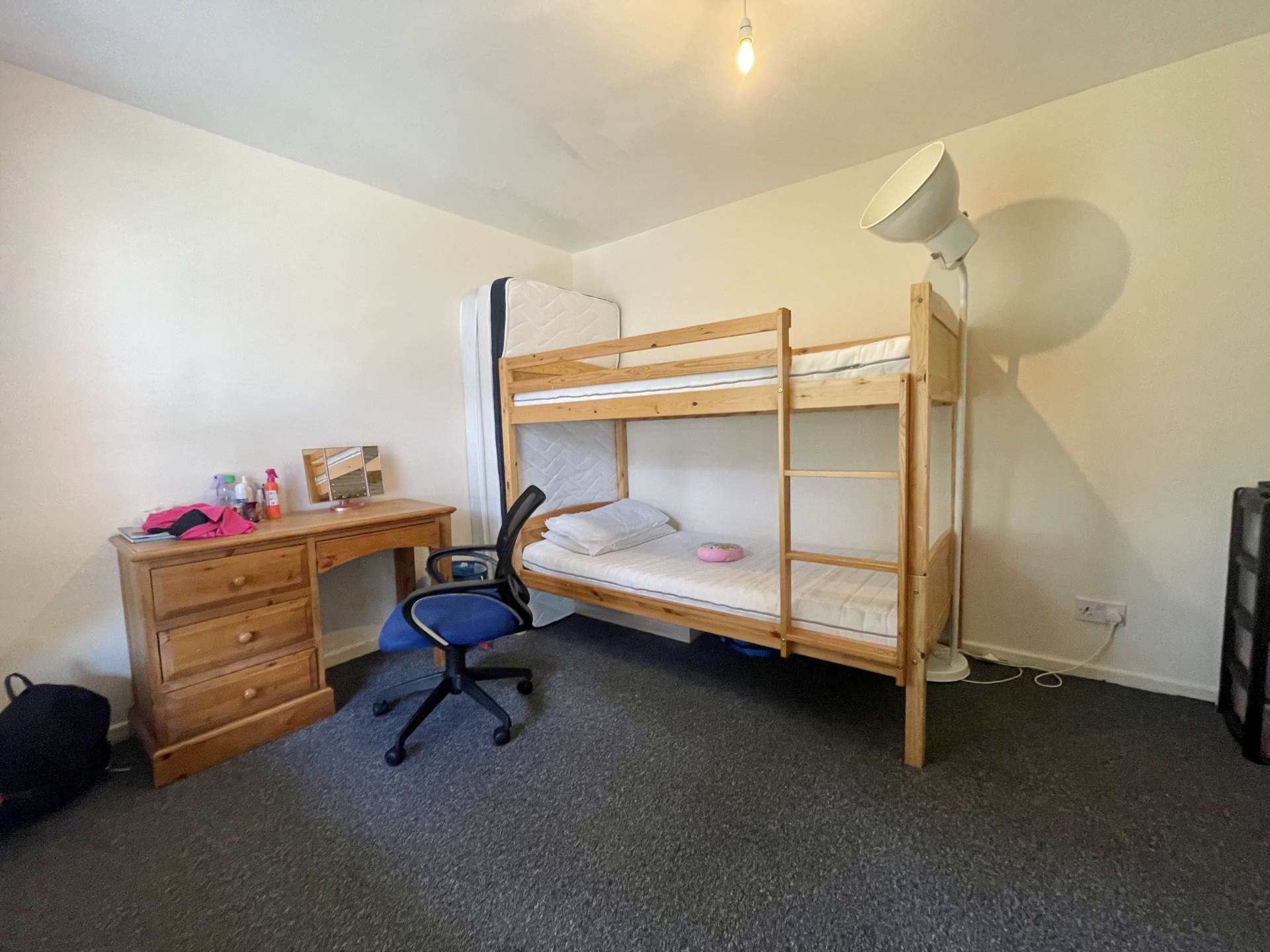 Olympic Close, Luton, Image 9