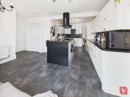 Chalton Heights, Luton, Image 6