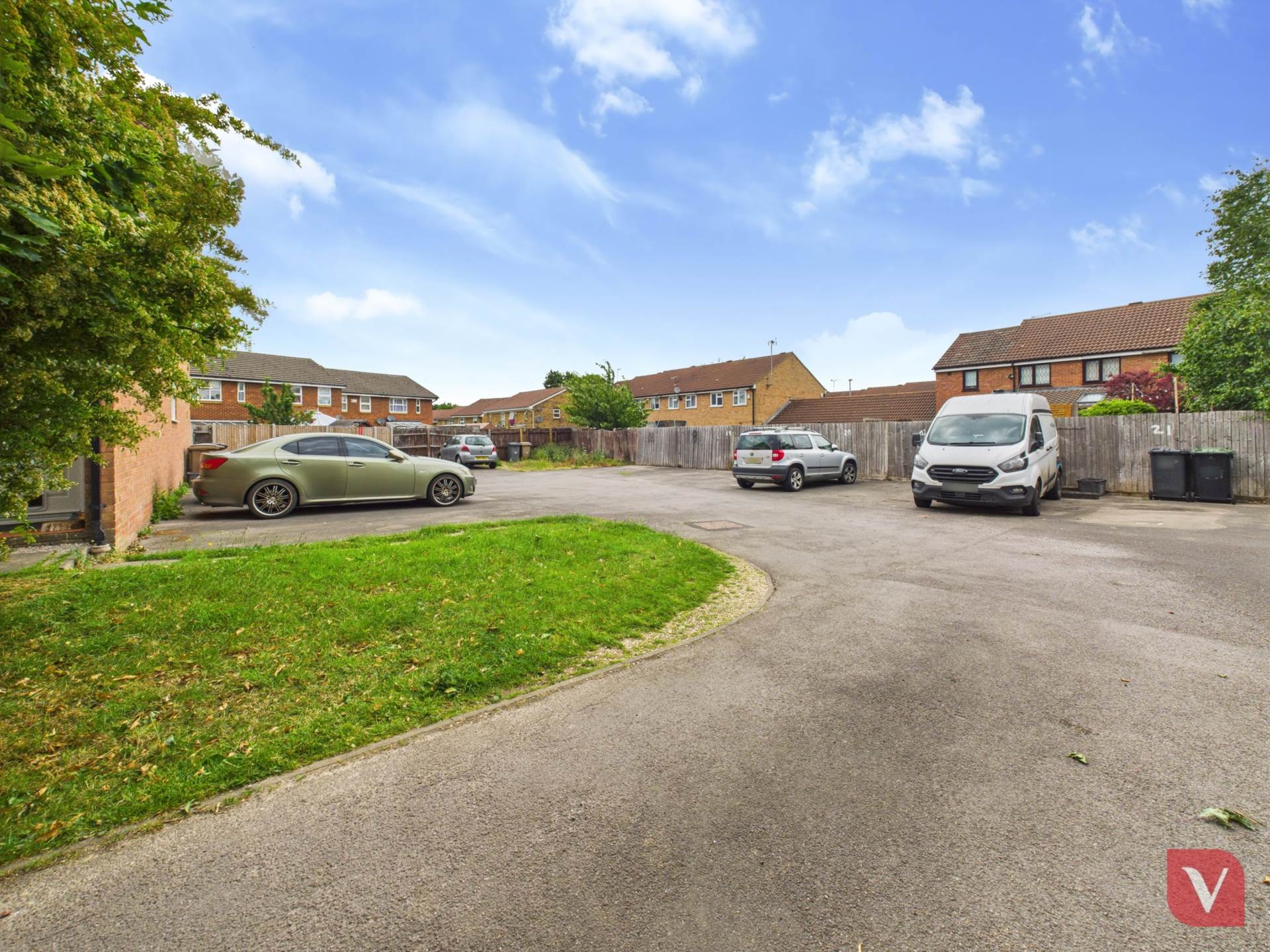 Renshaw Close, Luton, Image 11
