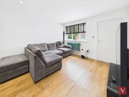Renshaw Close, Luton, Image 1