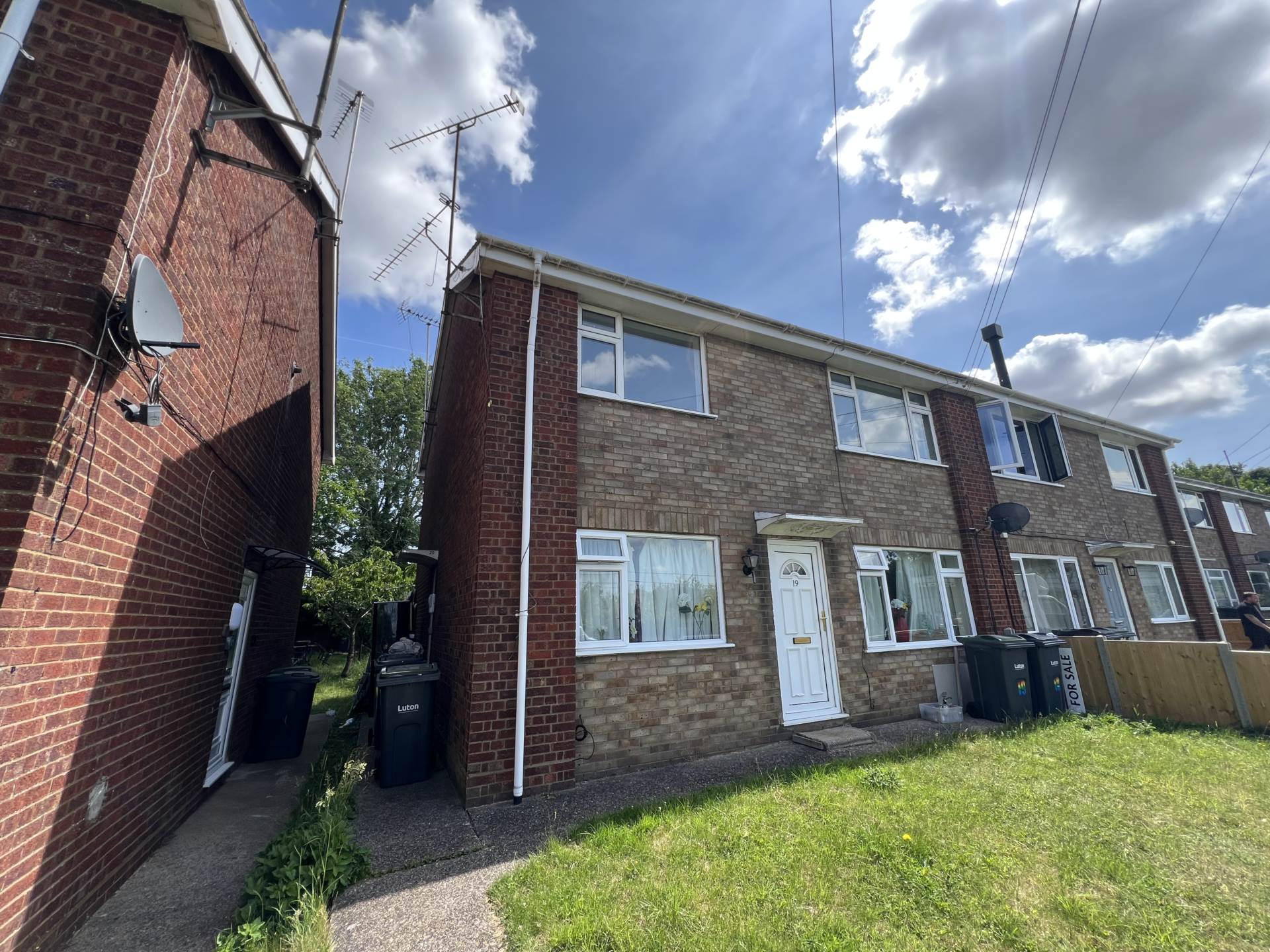 Canterbury Close, Luton, Image 1