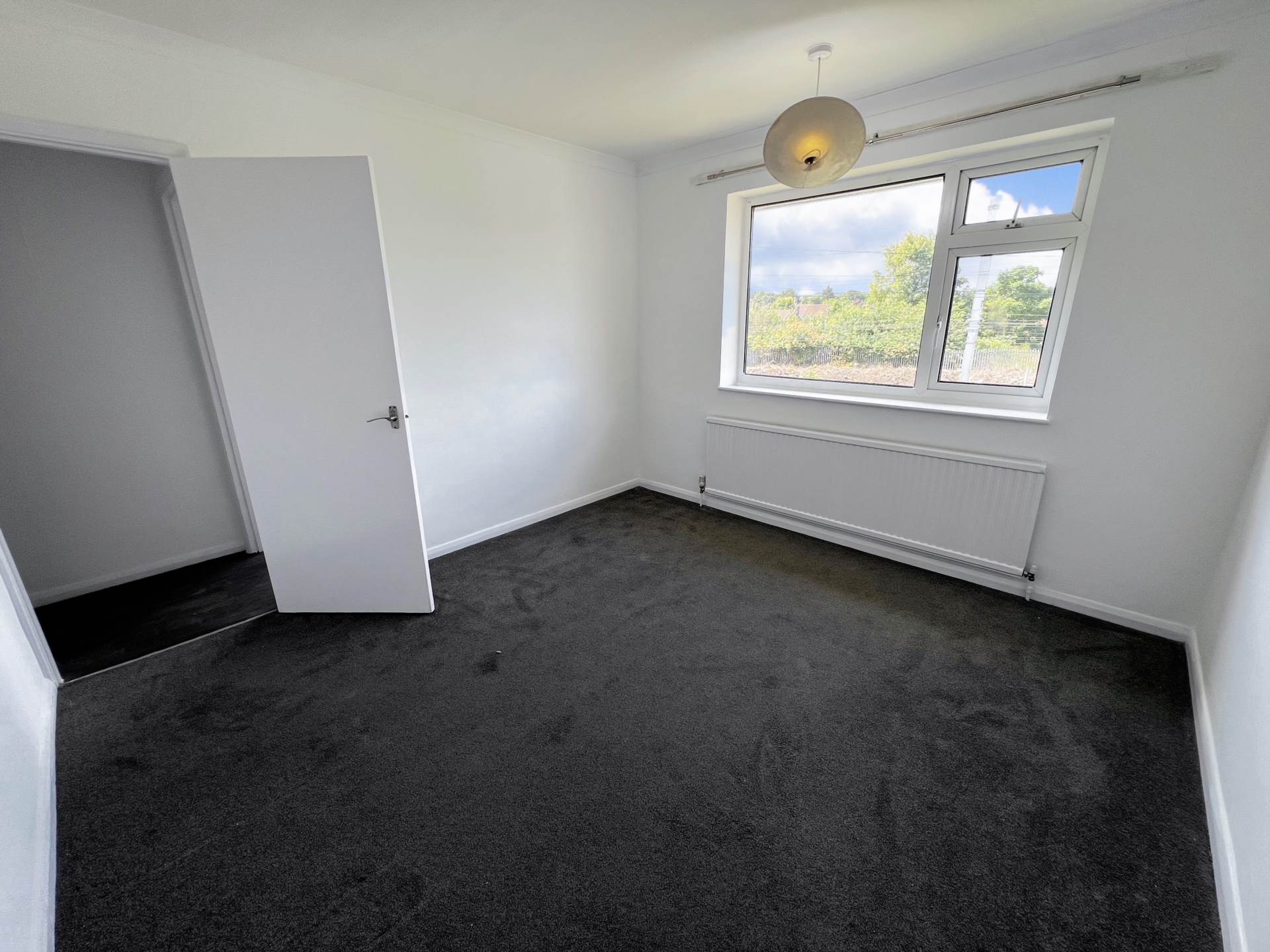 Canterbury Close, Luton, Image 3