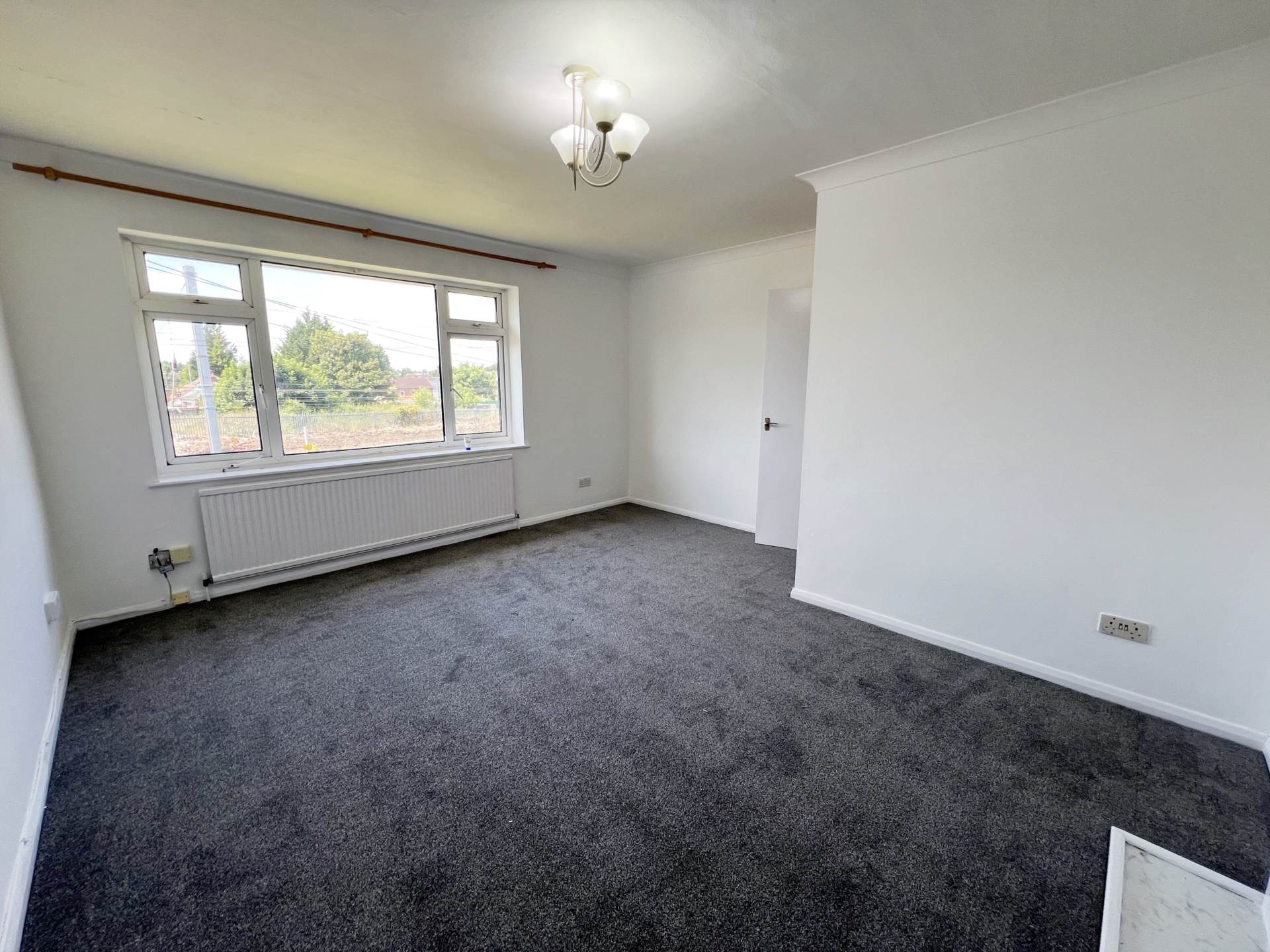 Canterbury Close, Luton, Image 7