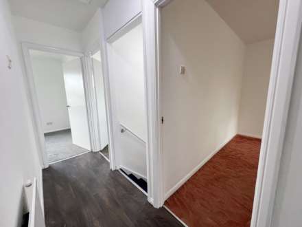 Canterbury Close, Luton, Image 11