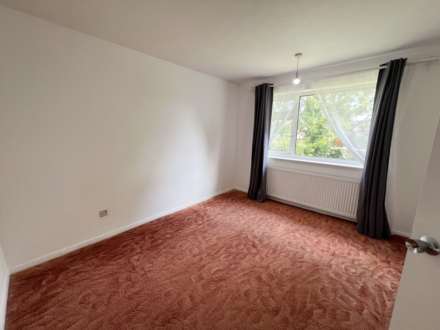 Canterbury Close, Luton, Image 5